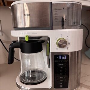Braun multi-serve coffee maker: coffee/cold brew/hot tea-Brews Great Coffee